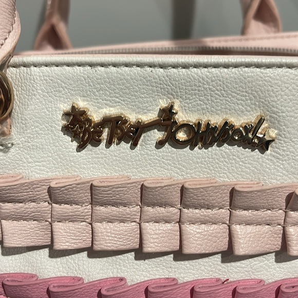 BETSEY JOHNSON White Crossbody/Handbag with Pink Gradient Ruffles - Picture 2 of 16
